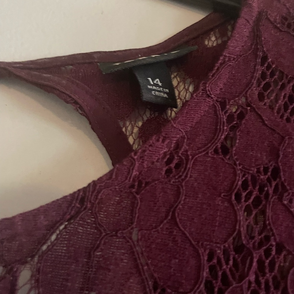 Elegant Lace Burgundy Sleepwear